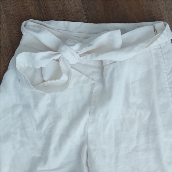 High waisted white shorts - Picture 3 of 3